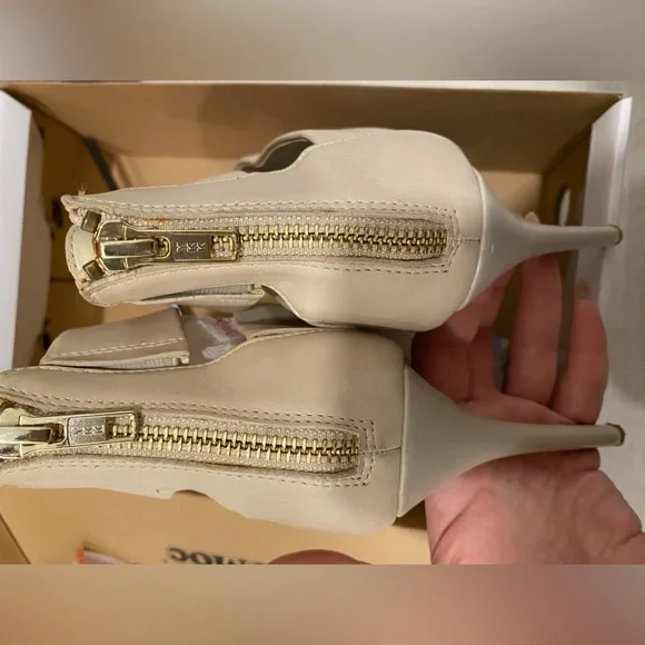 Aldo nude Heels - size 7 - Picture 6 of 6